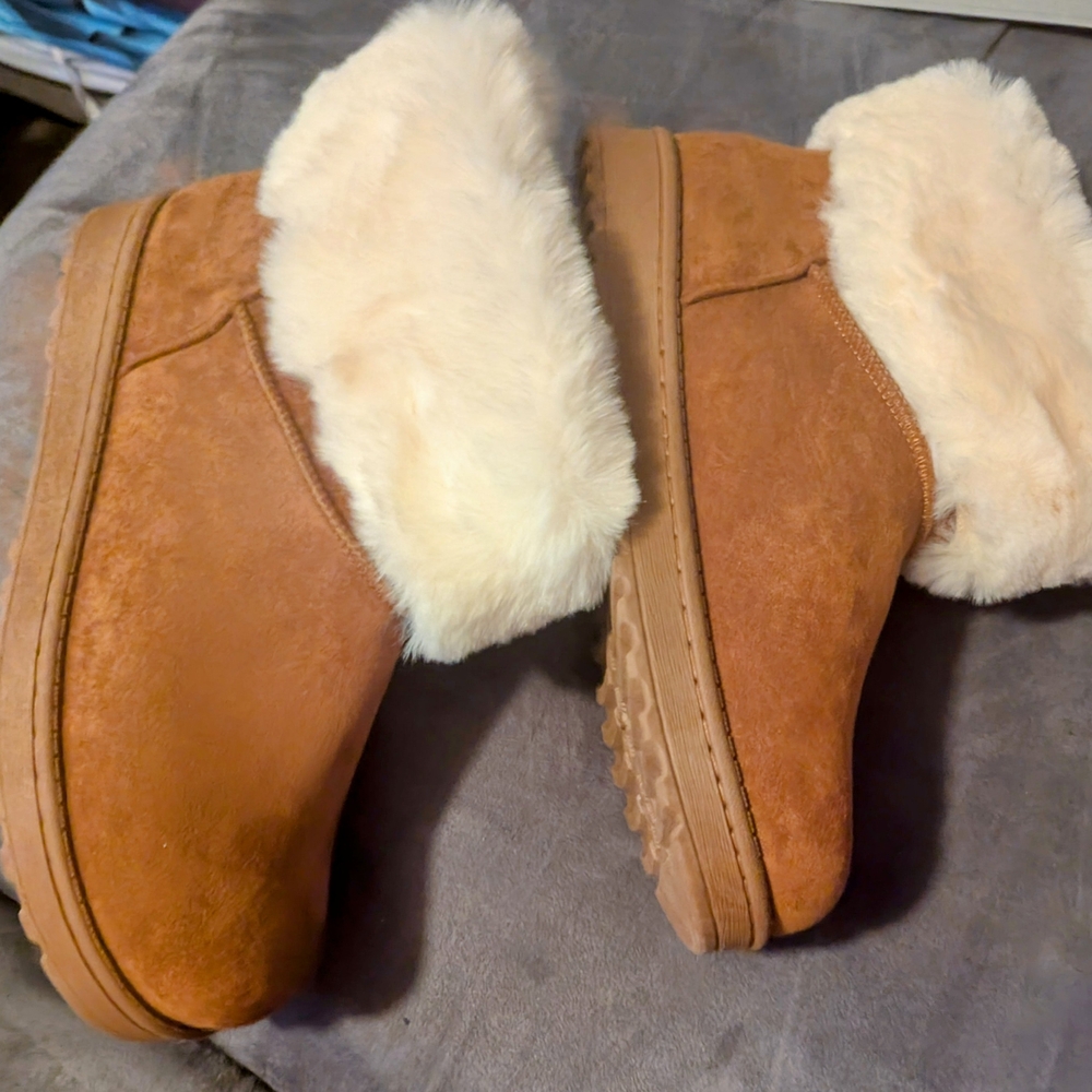 SO Cozy Brown Fuzzy Boots with Faux Fur Trim 9.5 NWT - Picture 7 of 13